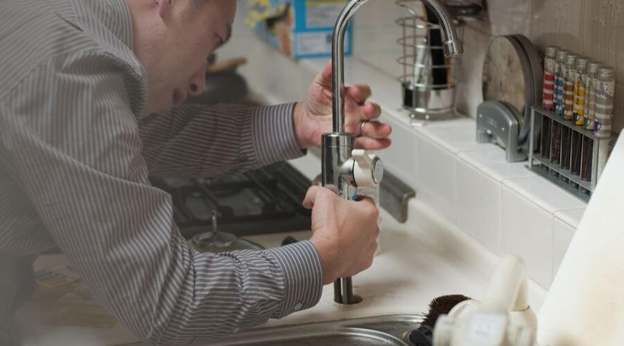 Expert burst pipe repair services in Lebanon, MO